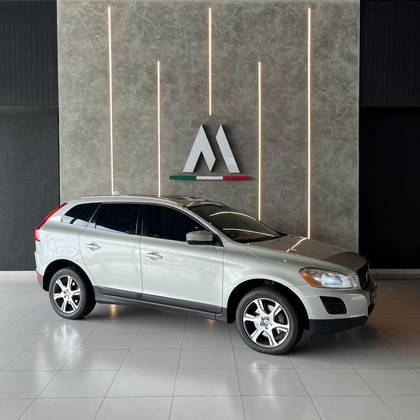 VOLVO XC60 2.0 T5 COMFORT FWD TURBO GASOLINA 4P AUTOMÁTICO